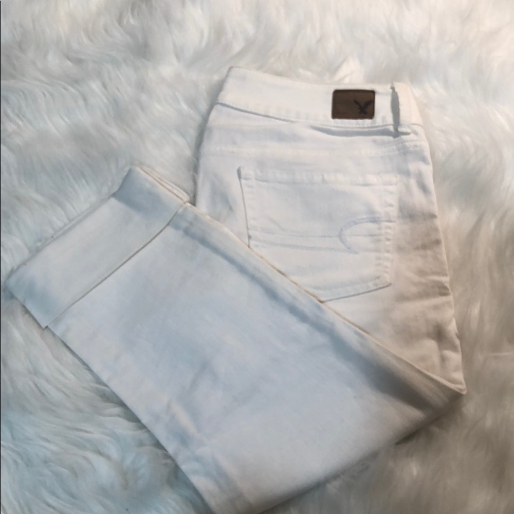 White capri jeans